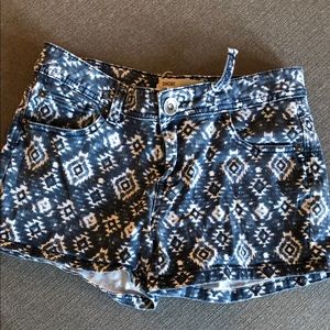 Women’s pattern shorts